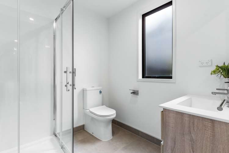 2/8 Chivalry Road Glenfield_11