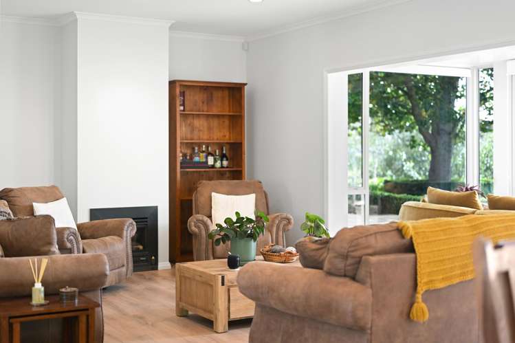 2/234 Gillard Road_4