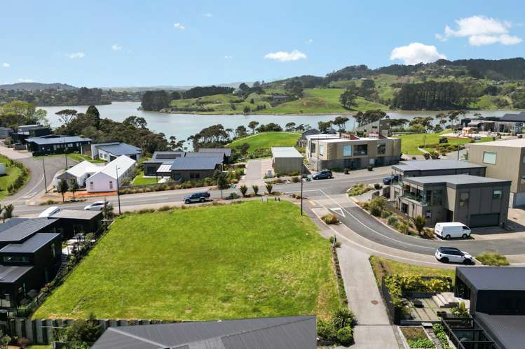 2 Pekapeka Street Raglan_11