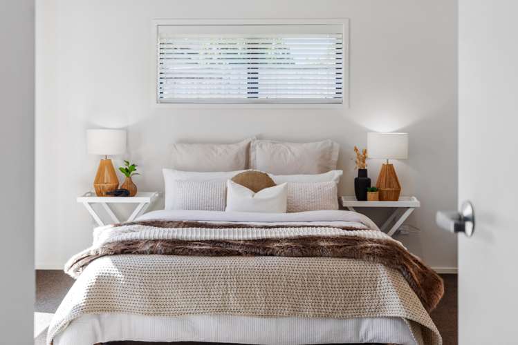 118 Whakaturou Crescent Pyes Pa_12