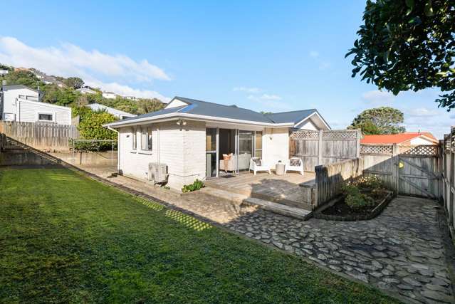 A DARLING CHOICE FOR EASY, SUNNY LIVING!