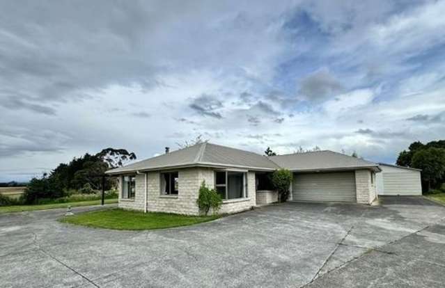 824 Roberts Line N, Bunnythorpe