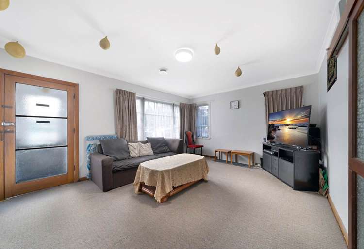 24 White Swan Road_3