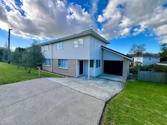Sunny & Spacious 4 Bedroom Family Home!