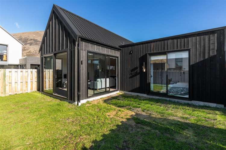 7 Bellamore Street Dalefield/Wakatipu Basin_2