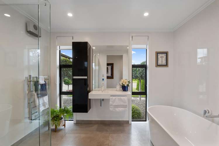 4 Carnaveron Drive Lincoln_21