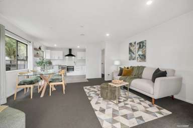 2/81a Salisbury Road_3