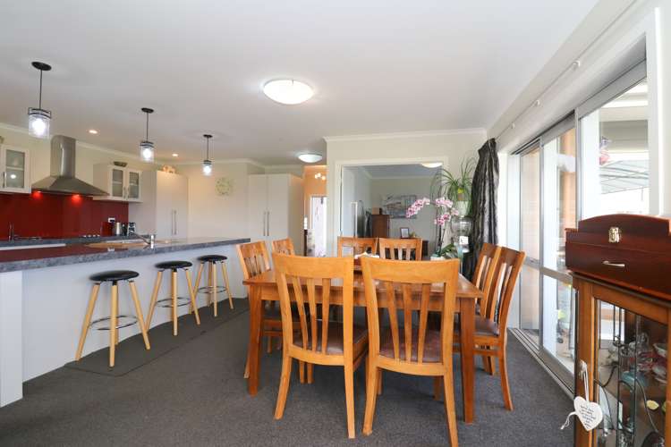 21 Sunrise Drive Seaward Bush_10