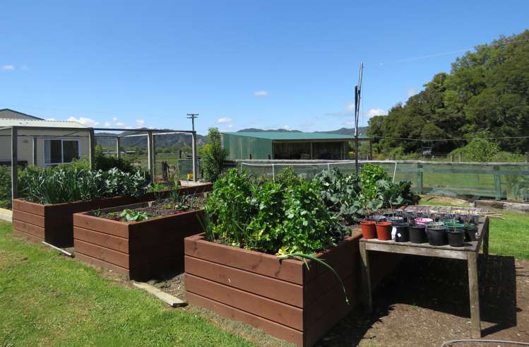 7 Somerville Road Reefton_18