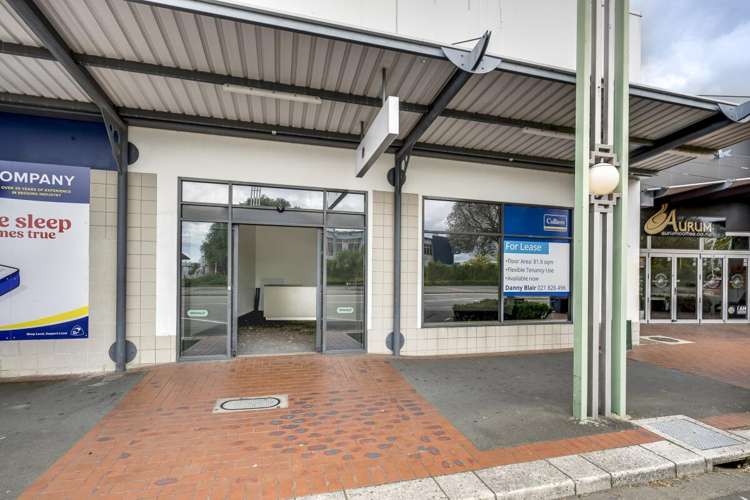 215 Russell Street North_0