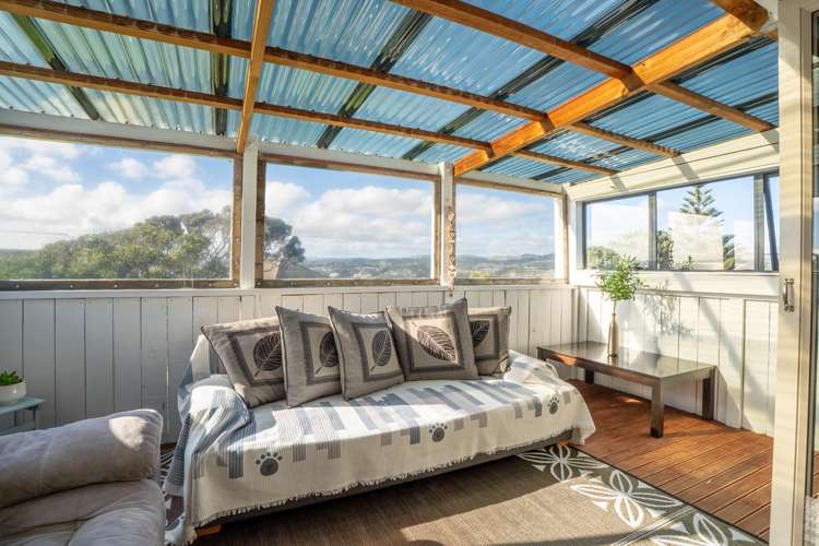 24a Hiwi Crescent Titahi Bay_6