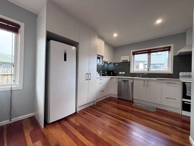 16 MacKenzie Street Te Atatu South_1