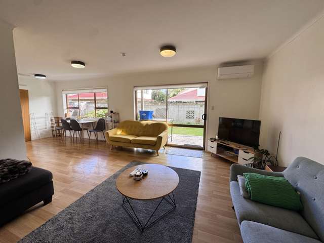 2/4A Tawera Road Greenlane_2