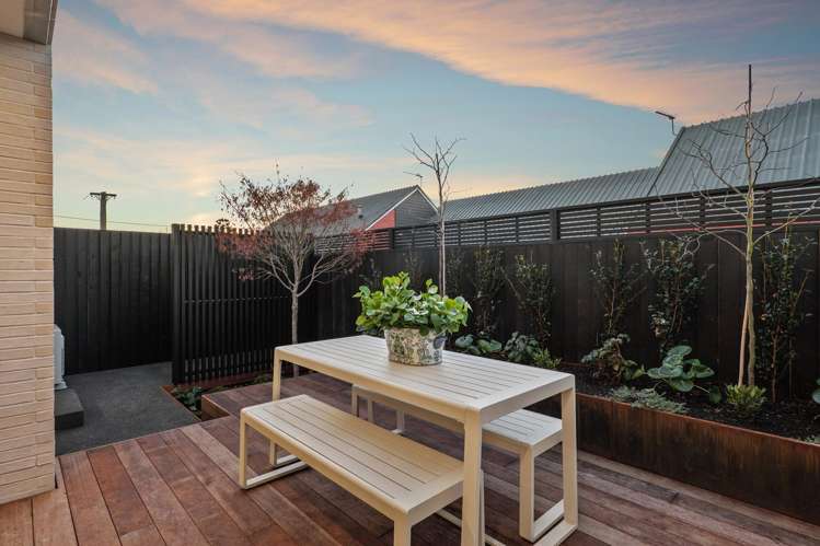 2 and 3/34 Gordon Avenue St Albans_3