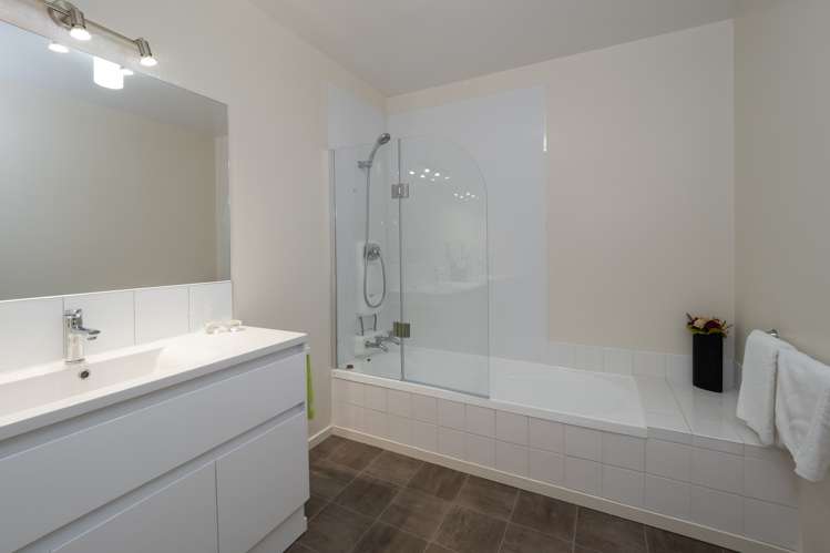 347 Milton Road South Elgin_19