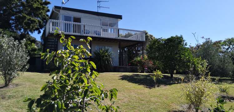 2/401 East Coast Road_0