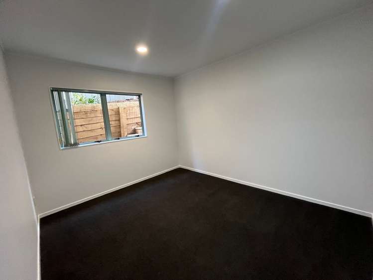 2/7 Marbeth Court Botany Downs_9