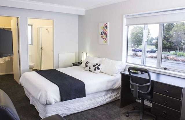 4 Room A/81 Normandy Avenue Melville_1