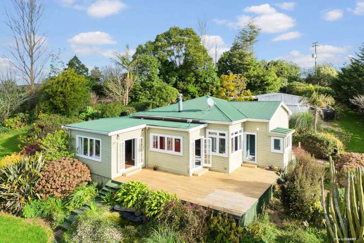 136 Huia Road_0