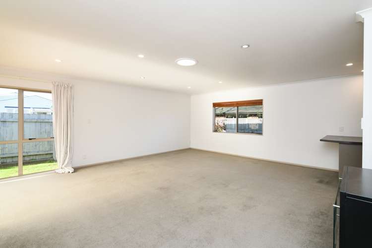 6 Elly Court Feilding_13