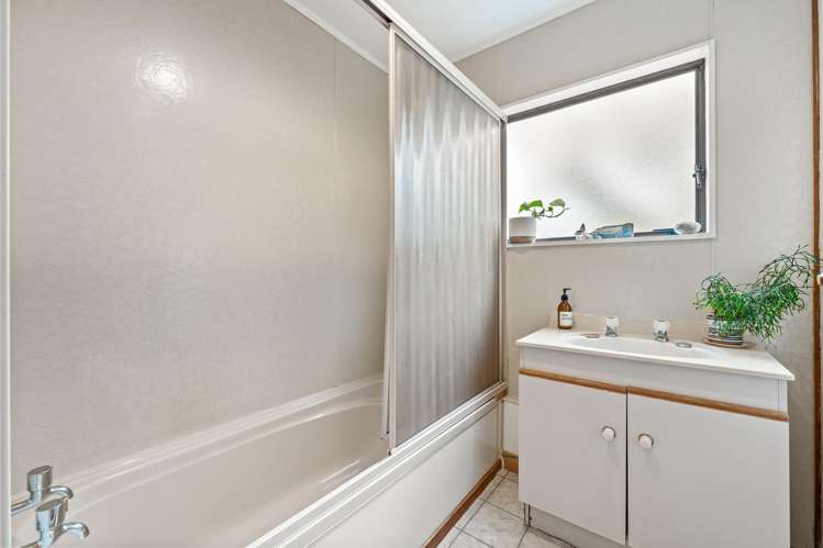 26a Brian Crescent Stanmore Bay_10