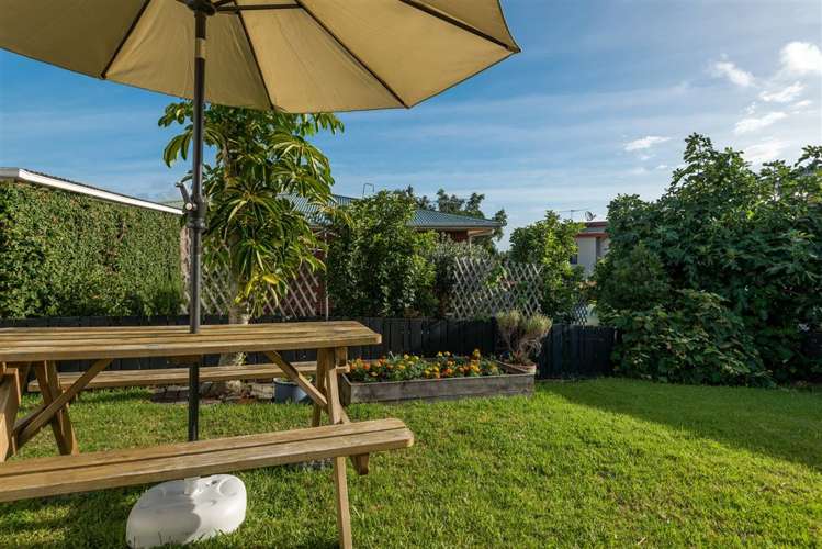 4/7 Lydia Avenue Northcote_8