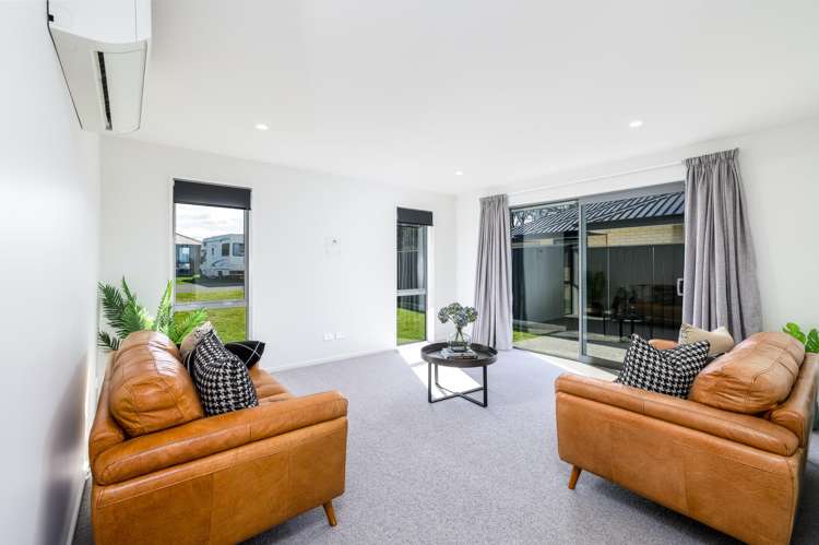 1 Strawberry Lane Waimate_6