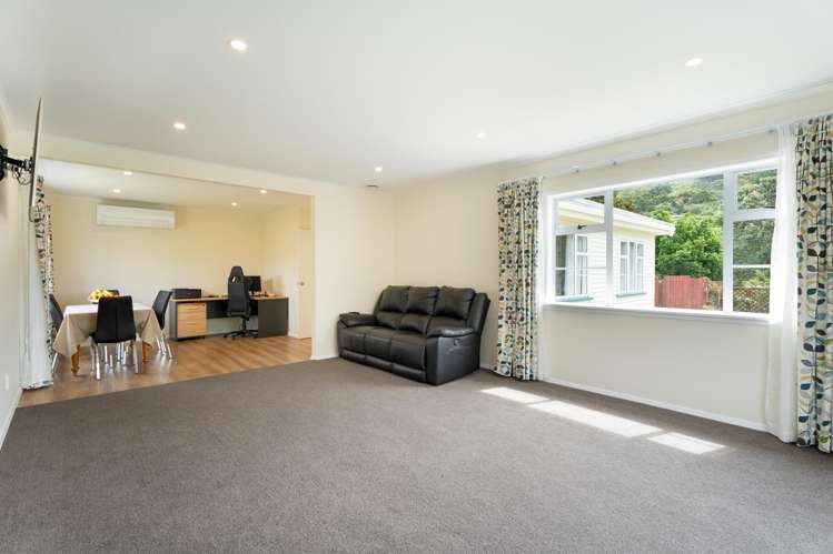 37 Hampton Hill Road Tawa_6