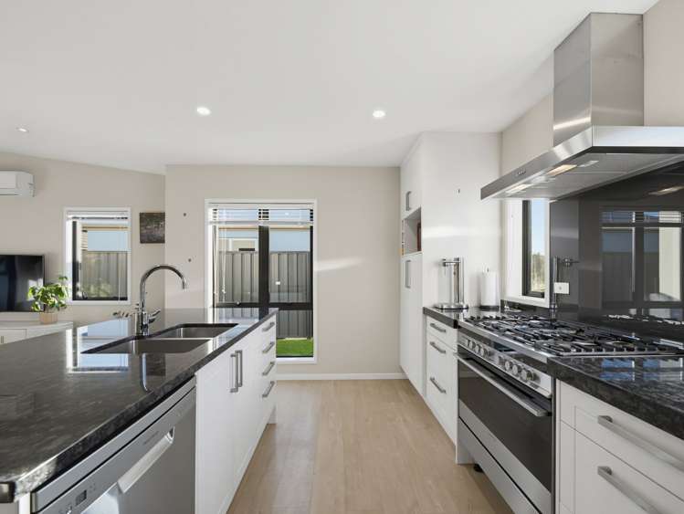 4 Drake Crescent Awatoto_2