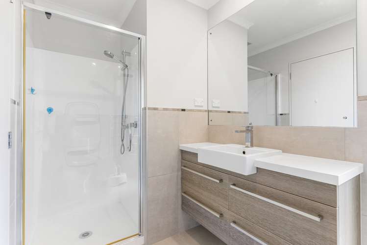 19 Costa Viva Crescent Karaka_9