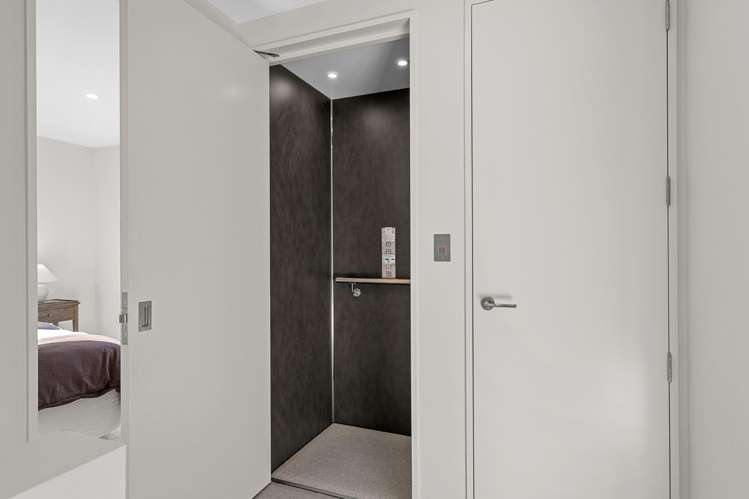 2 and 3/34 Gordon Avenue St Albans_9