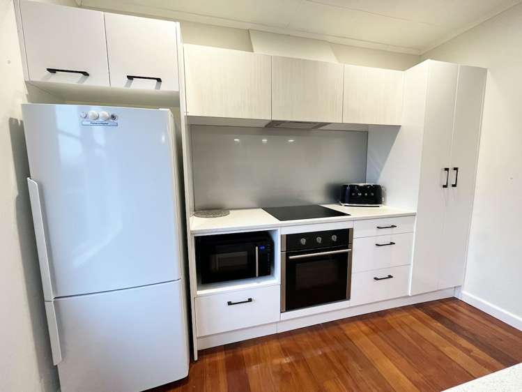 53 Handyside Street Tawa_2