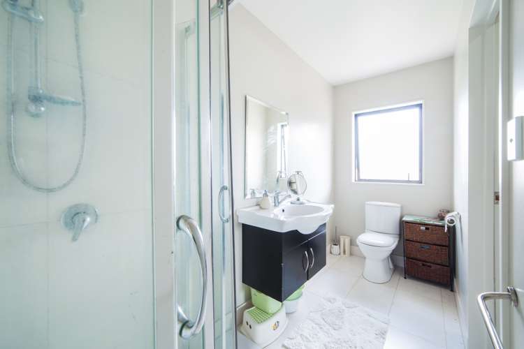 12 Riverglade Parkway Te Atatu South_15