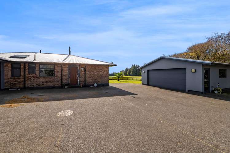 1384 Egmont Road Egmont Village_43