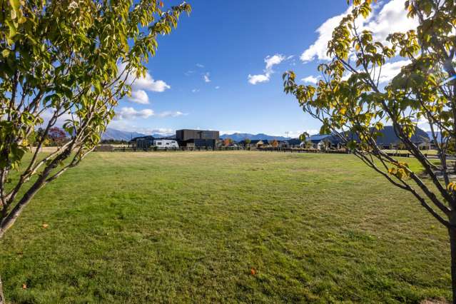 Premium Parklike Living