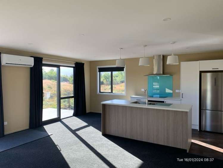 6b Paparoa Way, RD 2 10113_1