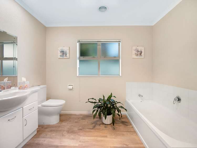 4 Merlin Close Huntington_22