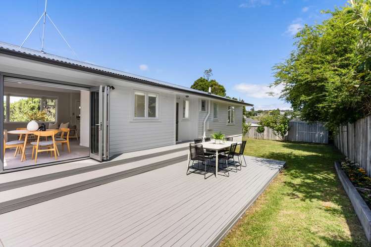 39 Fairclough Road Beach Haven_9