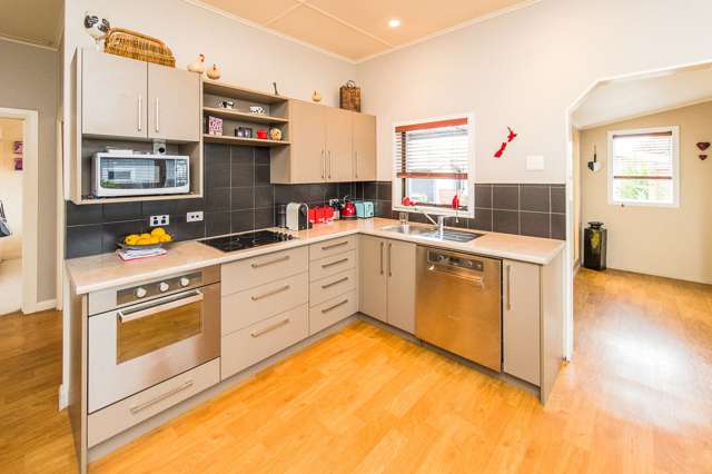 8 Durham Road Springvale_1