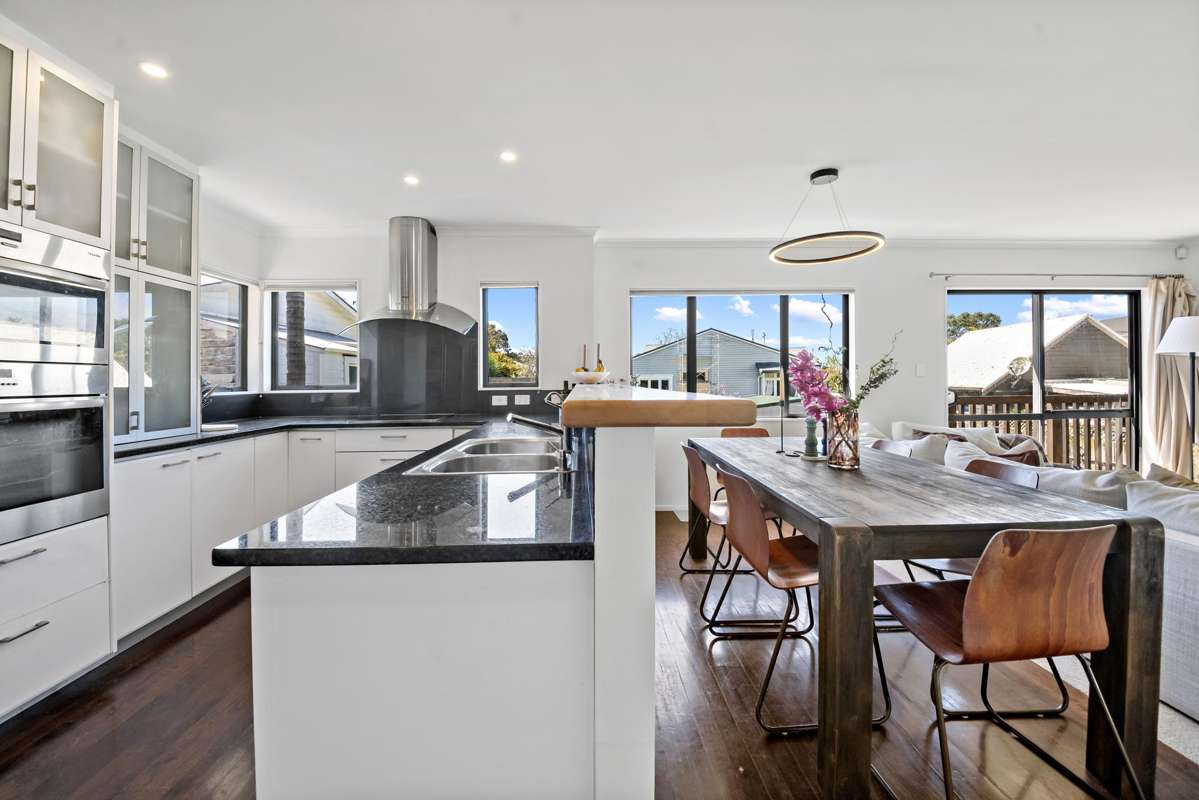 2/23 Stafford Road_3