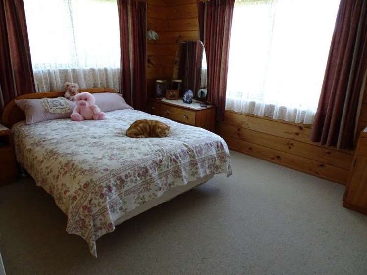 37 Station Road Paeroa_13