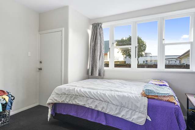 2/28 Scholefield Street Petone_4