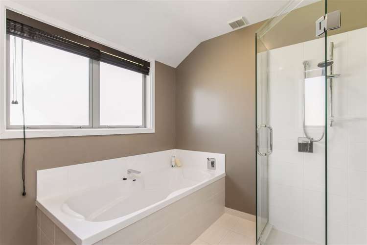 5 Hatton Court Northwood_11