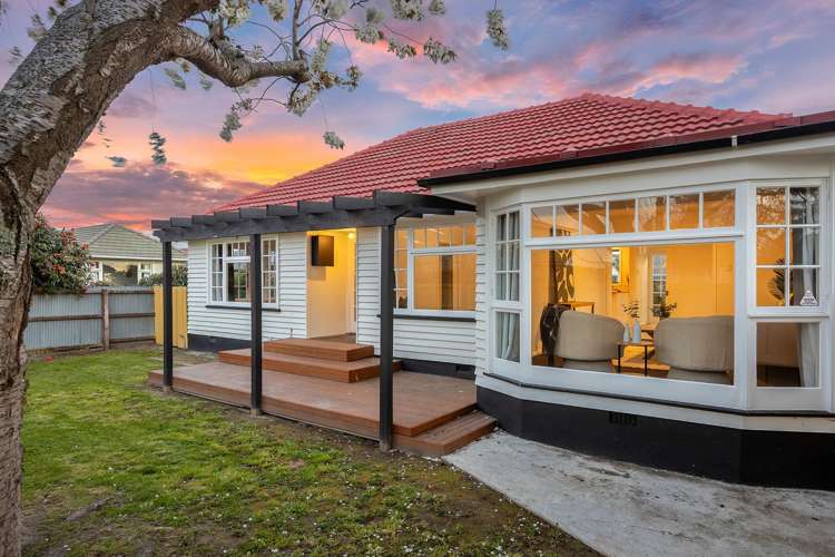 62 Achilles Street Burwood_13