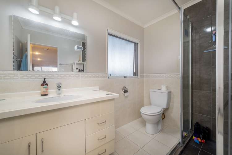 17 Kensway Drive Flat Bush_25