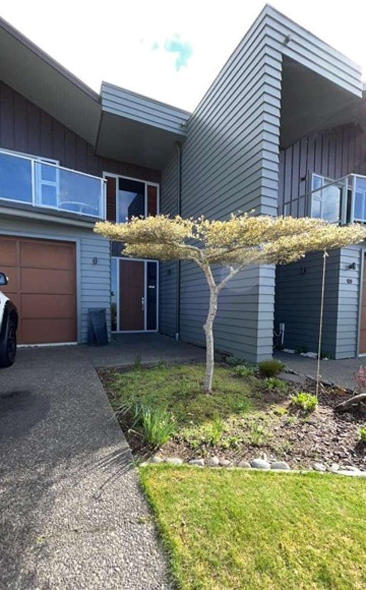 24 The Circle 1114_1