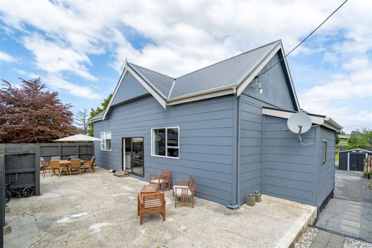 18 Main Road Owaka_18