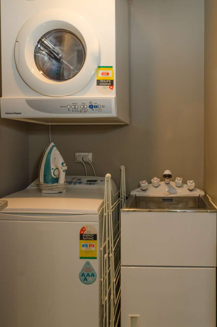 16/225 Lake Terrace Waipahihi_12