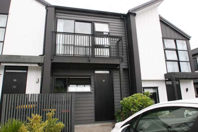 Newish 2 Beds in Hobsonville