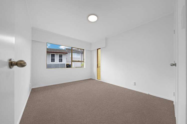 Flat 1/132 Hutchinsons Road Bucklands Beach_18